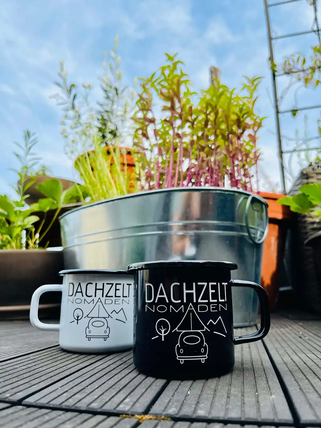 Dachzeltnomaden Shop DZN Merch Emaille Tasse kaufen