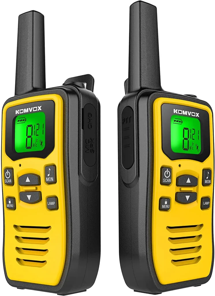 National Geographic Walkie-Talkie 2er-Set, kompakte Funkgeräte mit sehr hoher Reichweite bis zu 6 km, Frei-Hand-Funktion und integrierter Taschenlampe, Schwarz-Gelb, 9111450