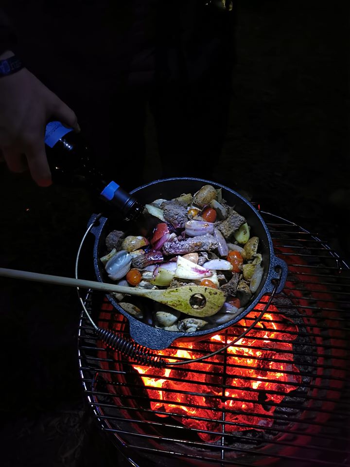 Felgengrill kochen mit feuer