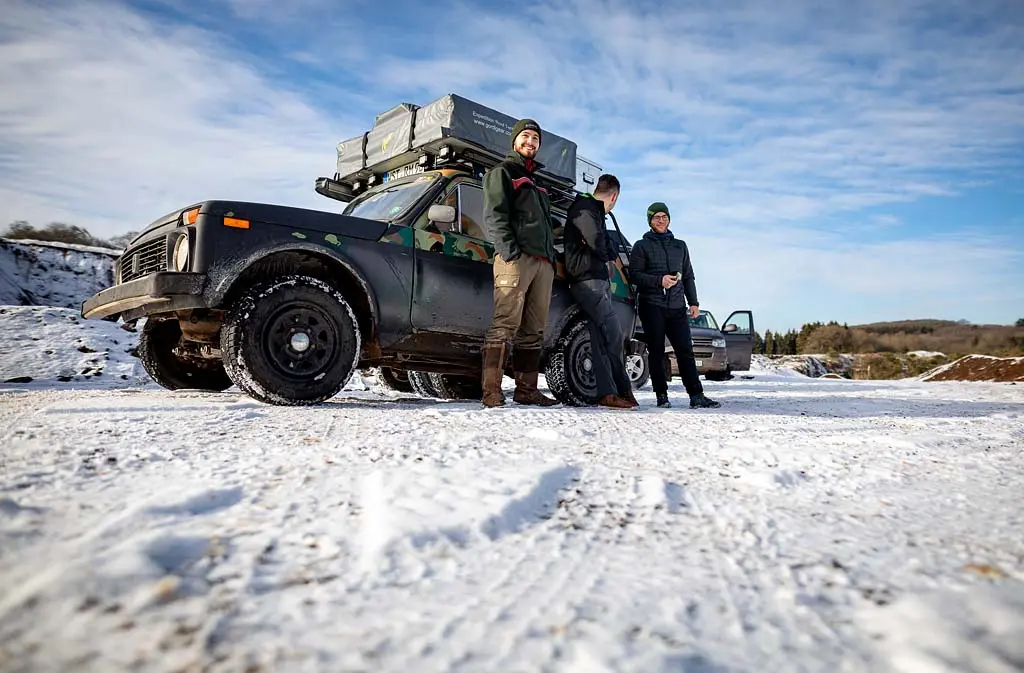 Dachzelten im Schnee Winter Camping