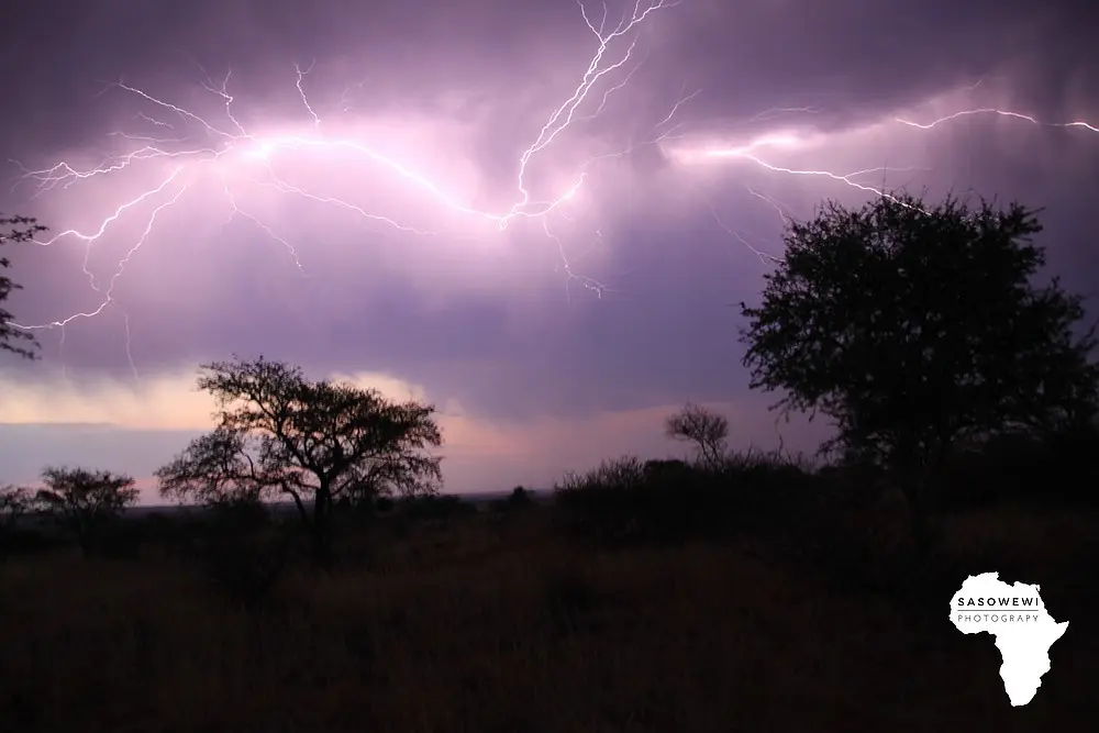 Gewitter in namibia mit dachzelt