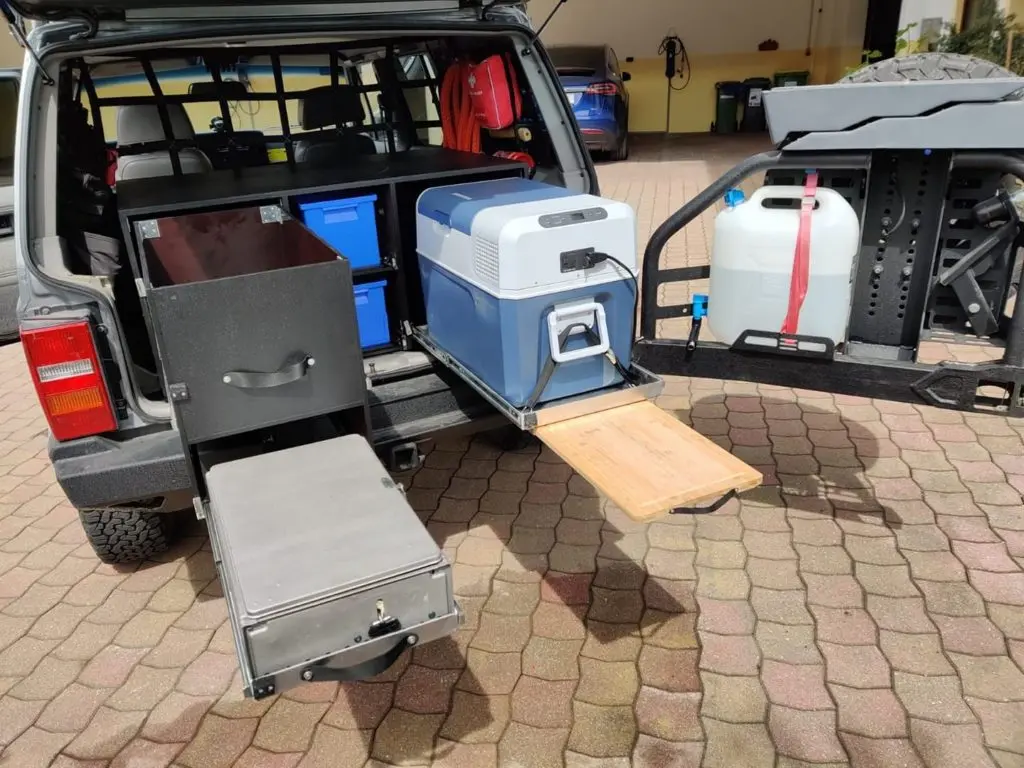 kofferraum auszug kuehlbox auto ausbau