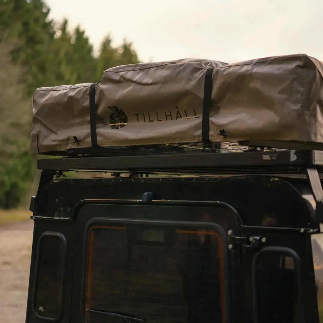 tillhall klappdachzelt extended zusammengefaltet auf geländewagen
