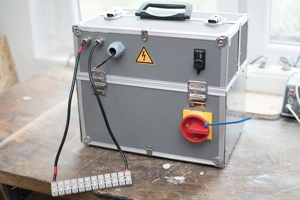 Der Batterie-Koffer im ausgebauten Zustand