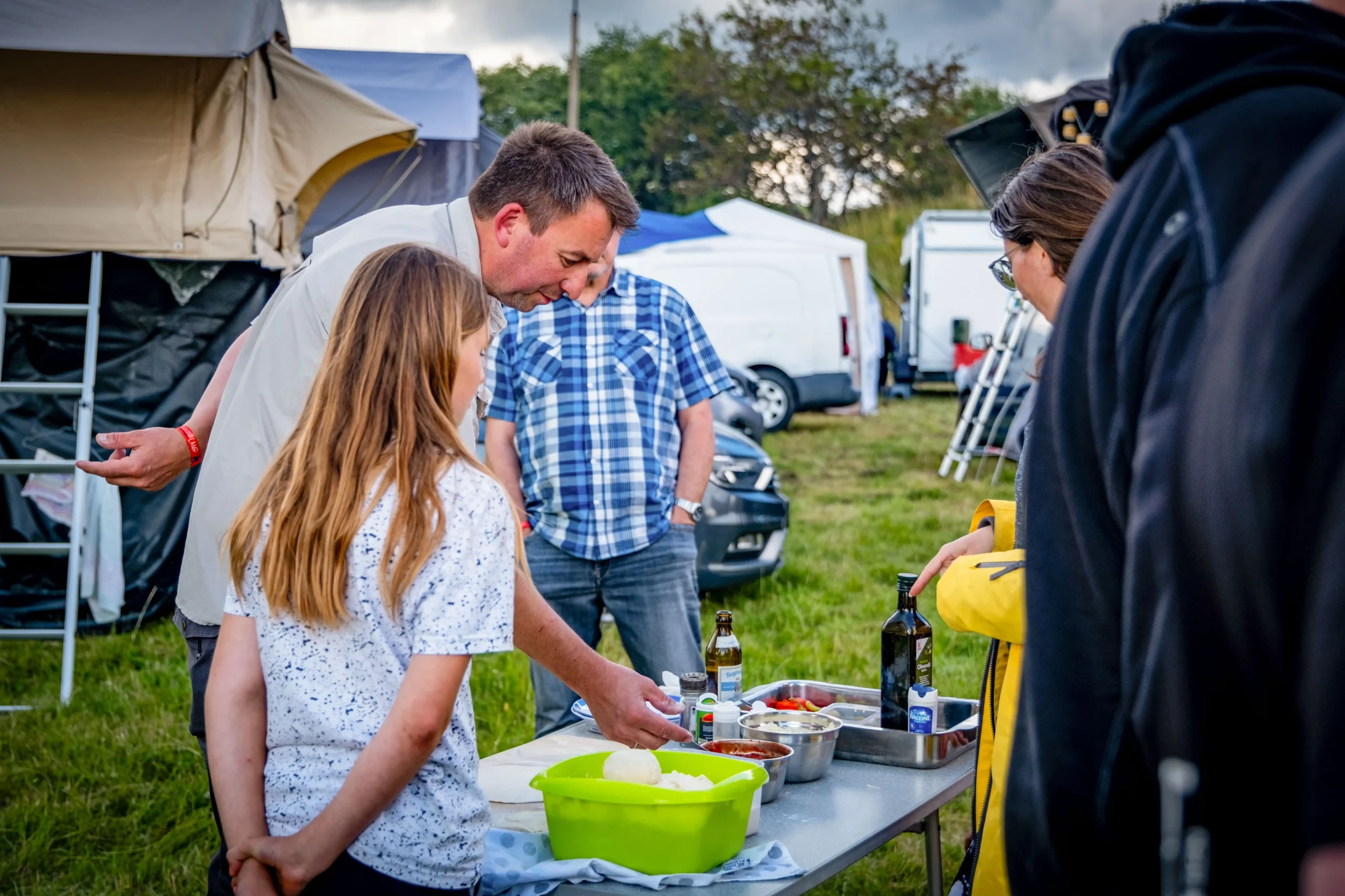 DACHZELT CAMP Thüringen Dachzeltnomaden Mahl