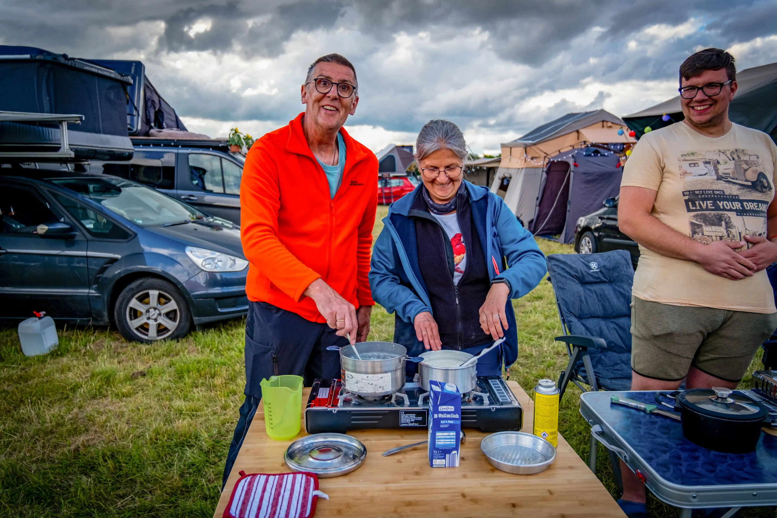 DACHZELT CAMP Thüringen Dachzeltnomaden Mahl