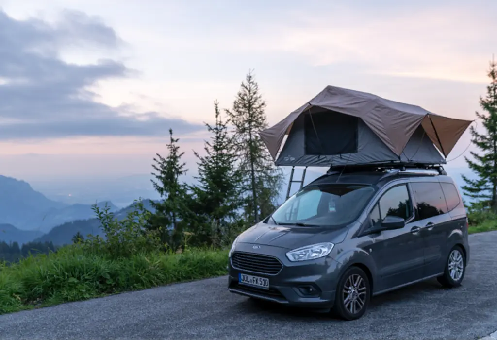 Florians Ford Tourneo Courier mit Frontrunner Featherlite