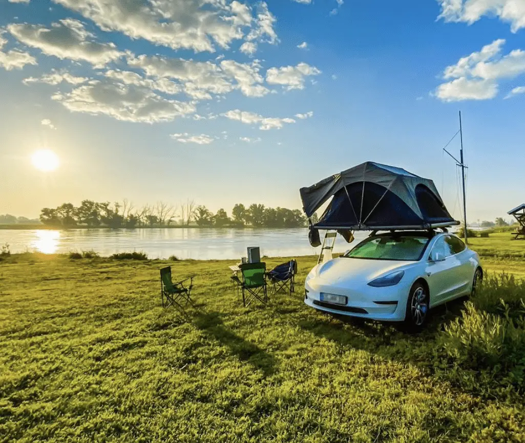 Stefans Tesla Model 3 mit qeedo Freedom Family