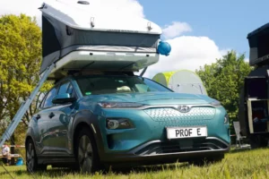 Franks Hyundai Kona mit Dachzelt