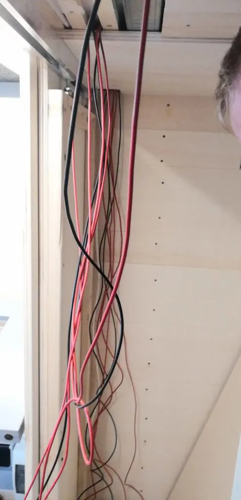 Björns Kastenanhänger mit Alu-Cab Series 3 Dachzelt