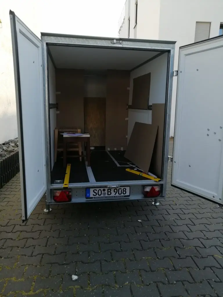 Björns Kastenanhänger mit Alu-Cab Series 3 Dachzelt