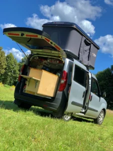 Lauras Opel Combo mit Autohome Maggiolina Airlander Plus Dachzelt