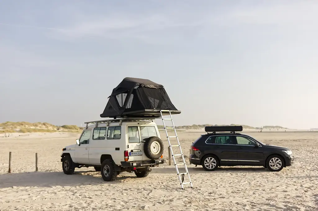 ROOF SPACE Hybriddachzelte offen und geschlossen sand wueste