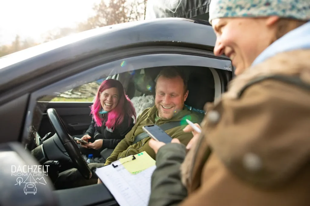 Dachzelt mieten dachzelt testen auto mit gaesten eingang dachzelt event