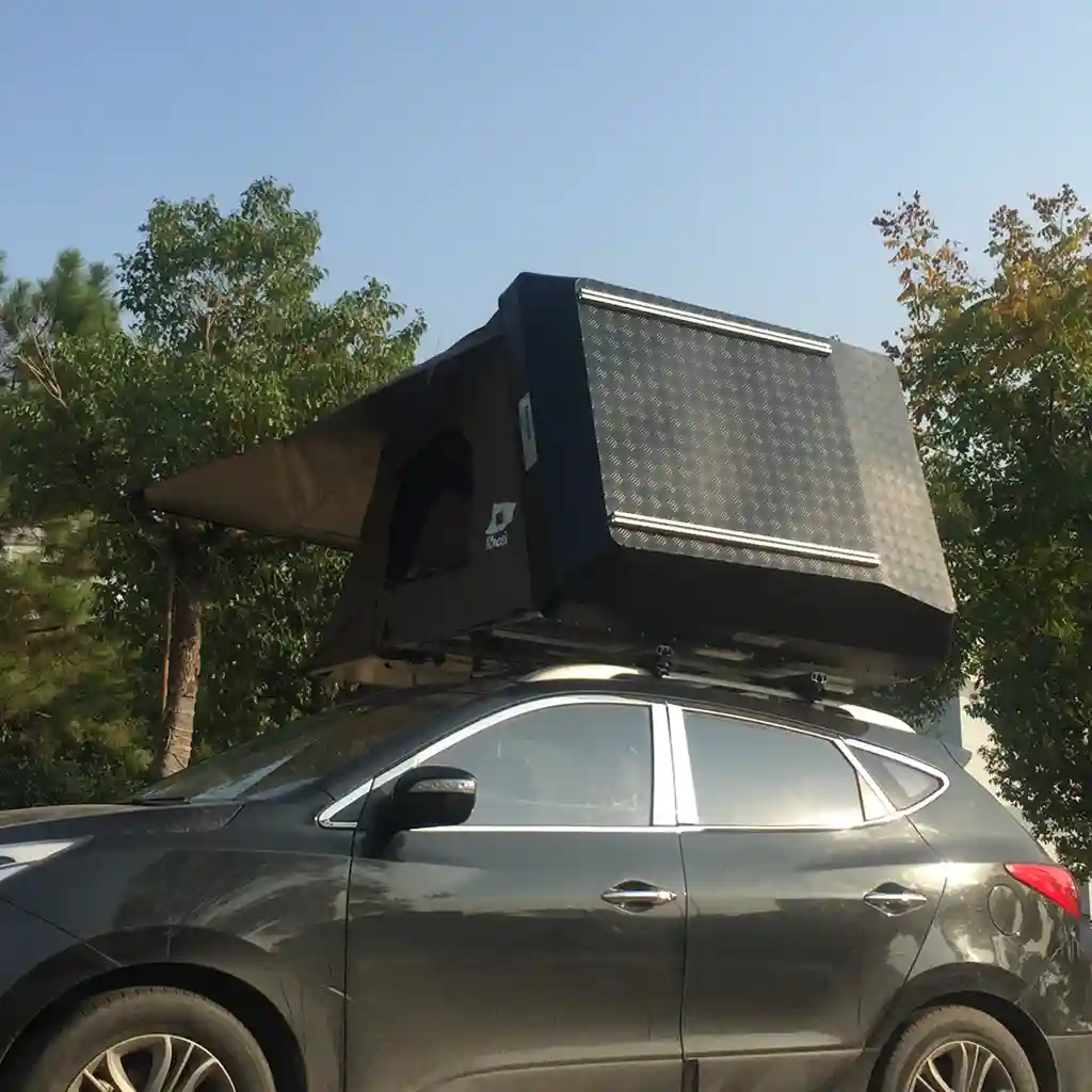 alu-khosi-ruff femkes rooftoptents