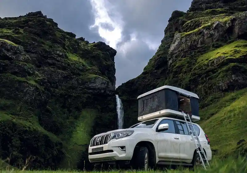 uebersicht topcamp dachzelte reimo viereck pkw felsen