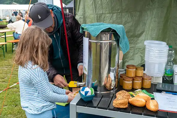 Information & Shoppen DACHZELT FESTIVAL 2024