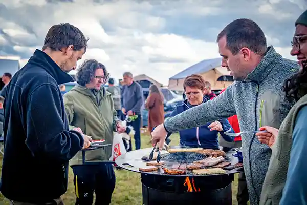 DACHZELT CAMP Thüringen Dachzeltnomaden Mahl