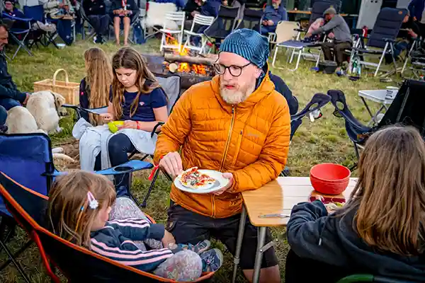 DACHZELT CAMP Thüringen Dachzeltnomaden Mahl