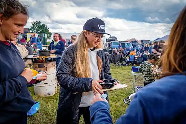 DACHZELT CAMP Thüringen Dachzeltnomaden Mahl