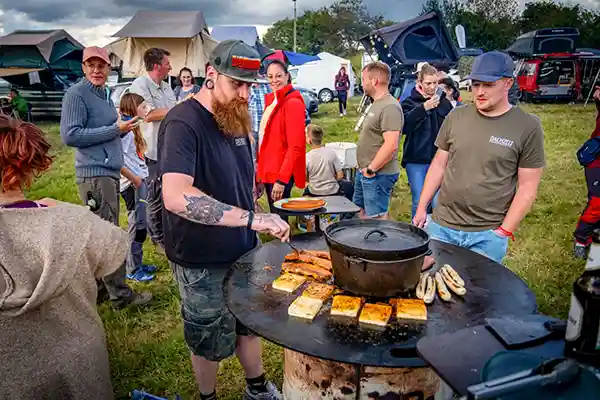 DACHZELT CAMP Thüringen Dachzeltnomaden Mahl