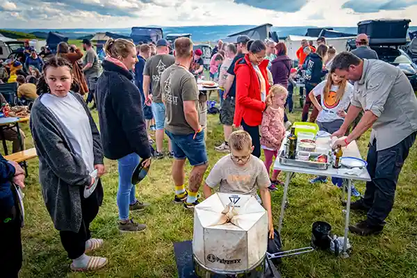 DACHZELT CAMP Thüringen Dachzeltnomaden Mahl