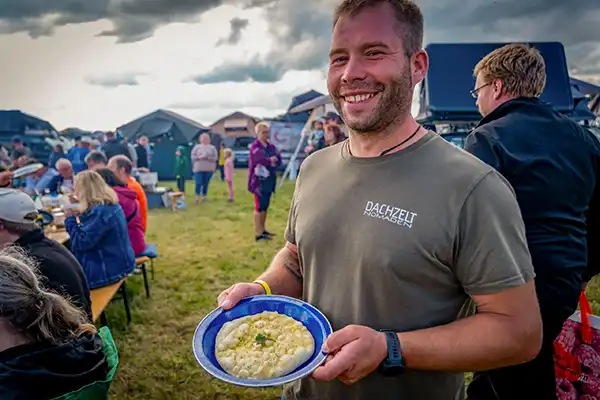 DACHZELT CAMP Thüringen Dachzeltnomaden Mahl
