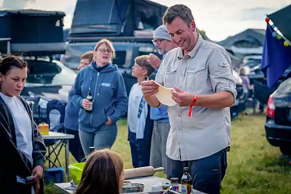 DACHZELT CAMP Thüringen Dachzeltnomaden Mahl