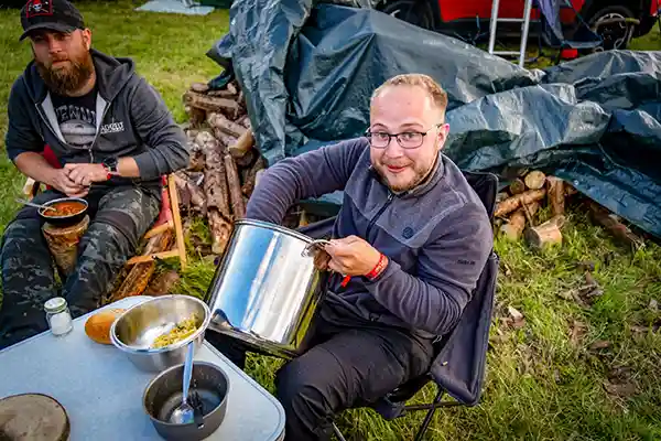 DACHZELT CAMP Thüringen Dachzeltnomaden Mahl