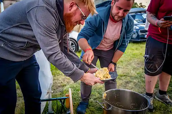 DACHZELT CAMP Thüringen Dachzeltnomaden Mahl