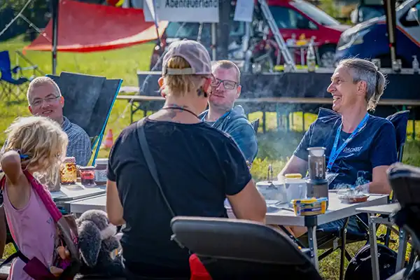 DACHZELT CAMP Bayern 2024 Feuertonnen fruehstueck