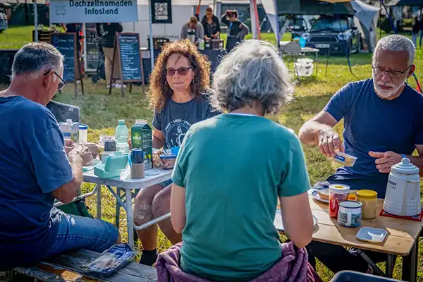 DACHZELT CAMP Bayern 2024 Feuertonnen fruehstueck