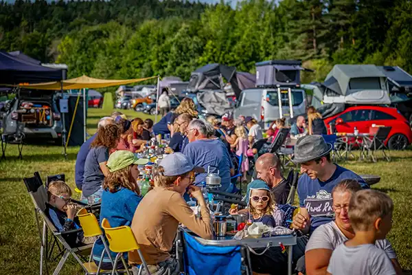 DACHZELT CAMP Bayern 2024 Feuertonnen fruehstueck