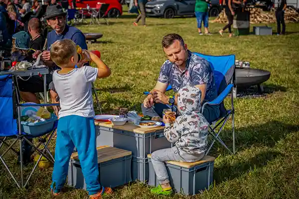 DACHZELT CAMP Bayern 2024 Feuertonnen fruehstueck