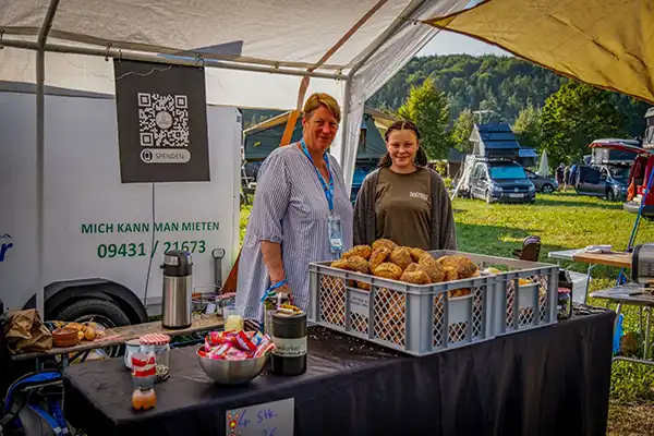 DACHZELT CAMP Bayern 2024 Feuertonnen fruehstueck