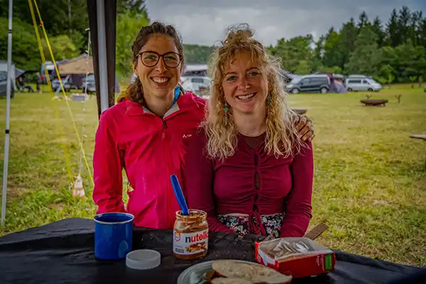 DACHZELT CAMP Bayern 2024 Feuertonnen fruehstueck