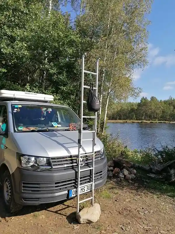 Wassersack auf Leiter selbstgemachte dusche