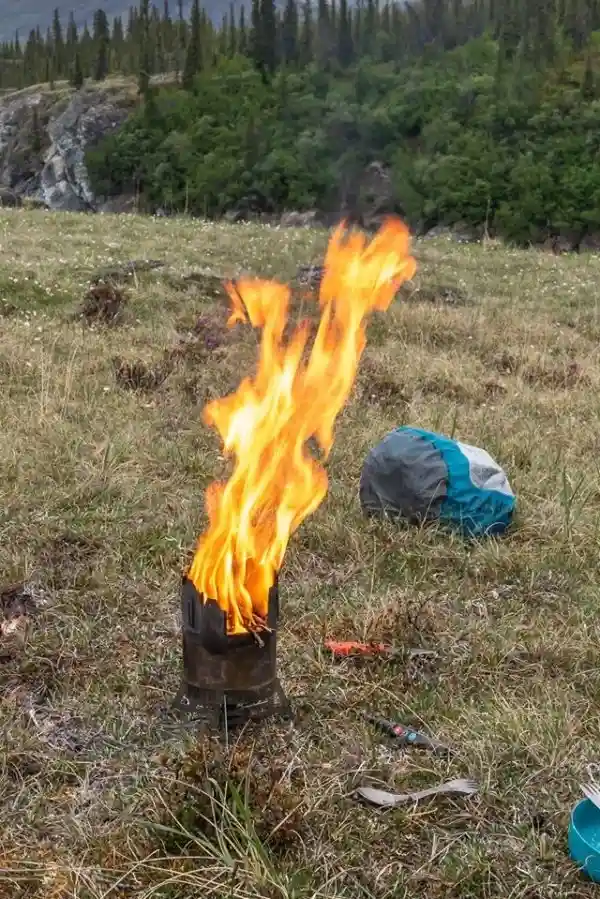 Outdoorküche Holzofen bushbox feuer camping kochen unterwegs