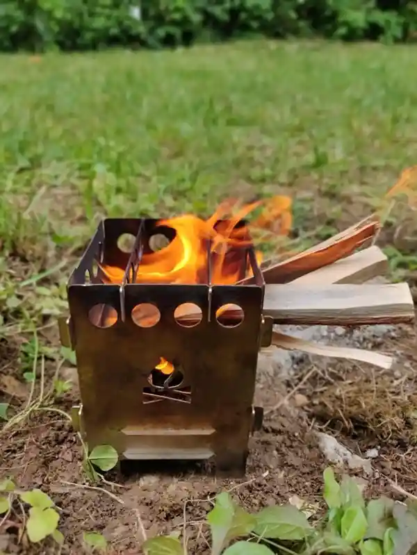 bushbox holz brennstoff anfeuern feuer grillen kochen unterwegs outdoor garten