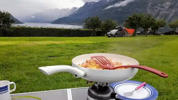 Benzinkocher einflammig, campingkocher outdoorküche, unterwegs kochen , am see