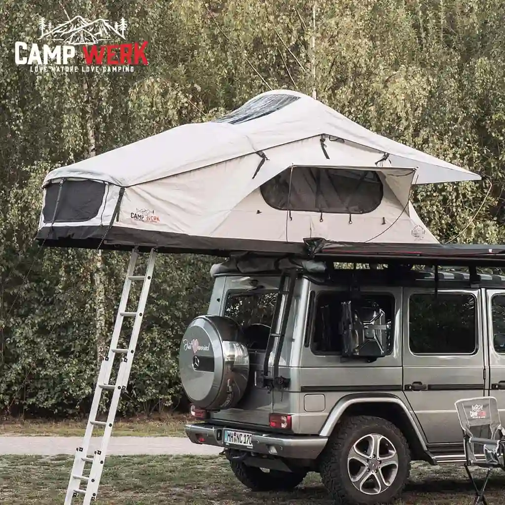 campwerk-adventure-165-weiss_1024_10 Campwerk Dachzelt Adventure 165 weiss offen auf gelaendewagen