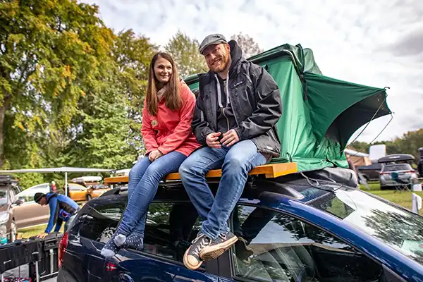 Nils & Ilonas Dacia Kombi mit Dachzelt