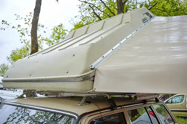 Michaels Mercedes Benz Kombi mit Dachzelt