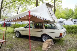 Michaels Mercedes Benz Kombi mit Dachzelt