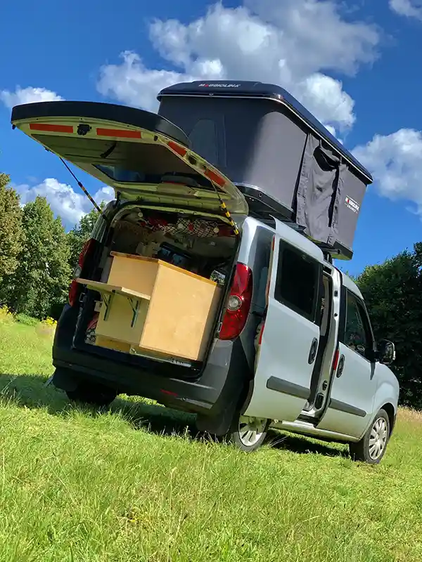 Lauras Opel Combo mit Autohome Maggiolina Airlander Plus Dachzelt