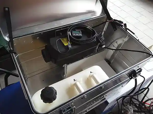 Die Montage der Dachzelt-Heizung Autotherm Planar 2D