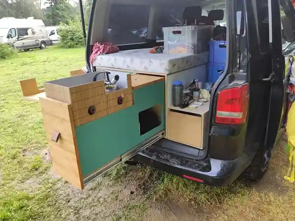 Kofferraumausbau Auszug Community Dachzeltnomaden