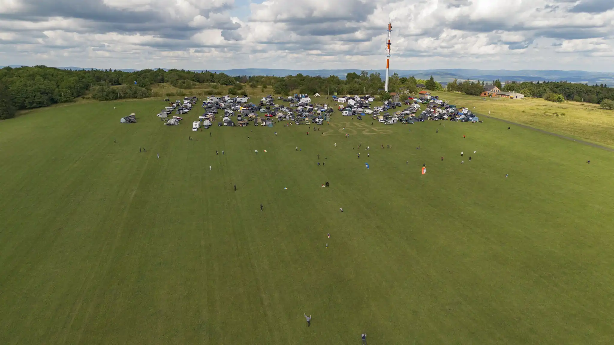 DACHZELT Sommer CAMP 2025 Drachen steigen