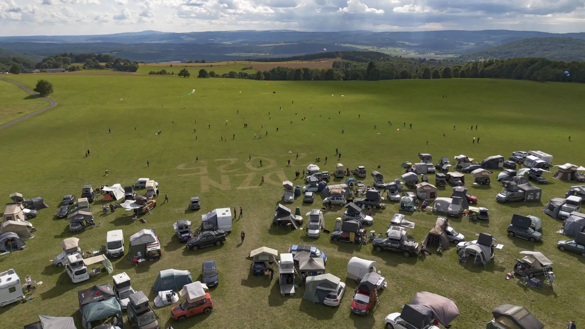 DACHZELT Sommer CAMP 2025 Drachen steigen