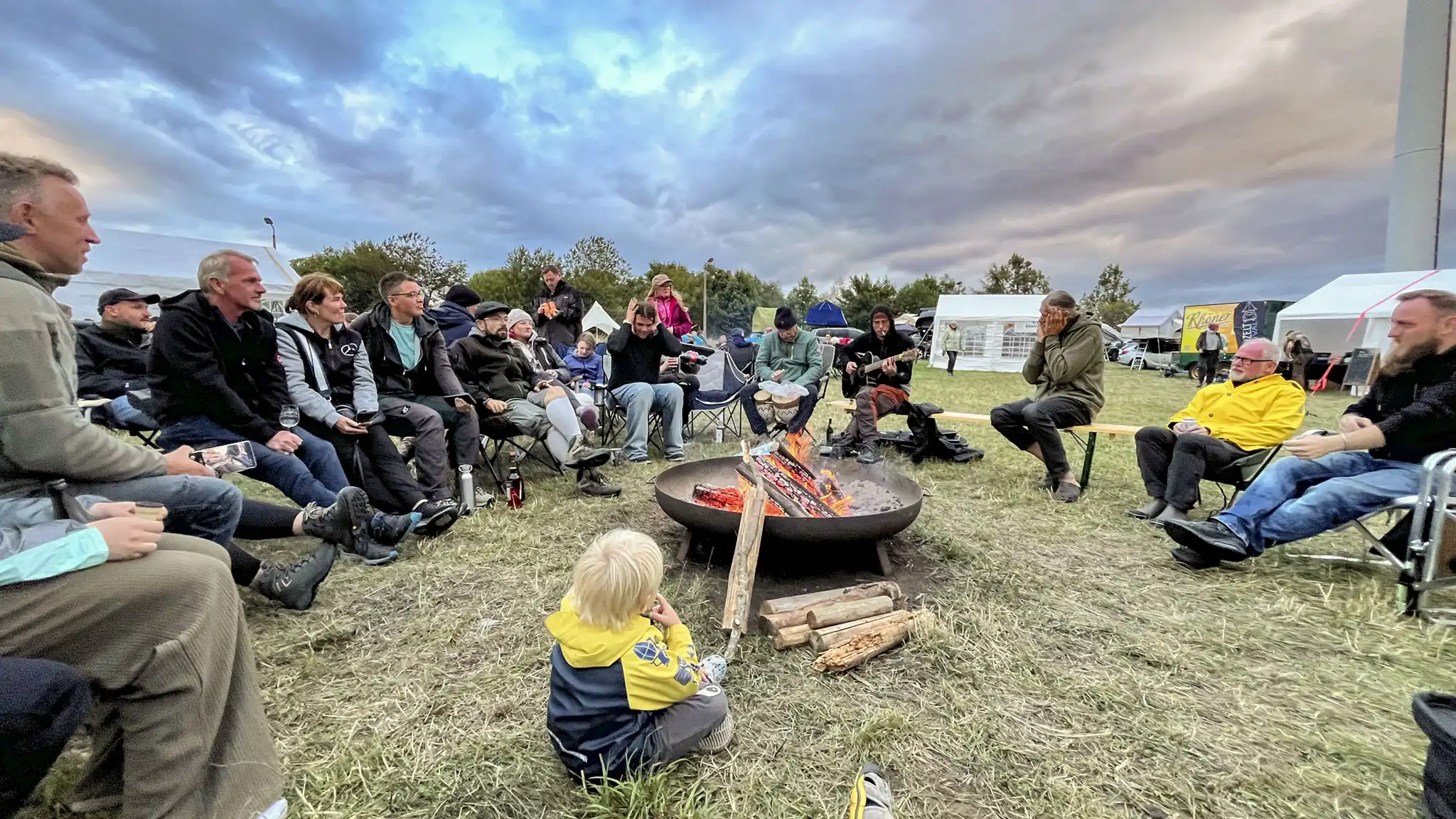 DACHZELT Sommer CAMP 2025 Lagerfeuer